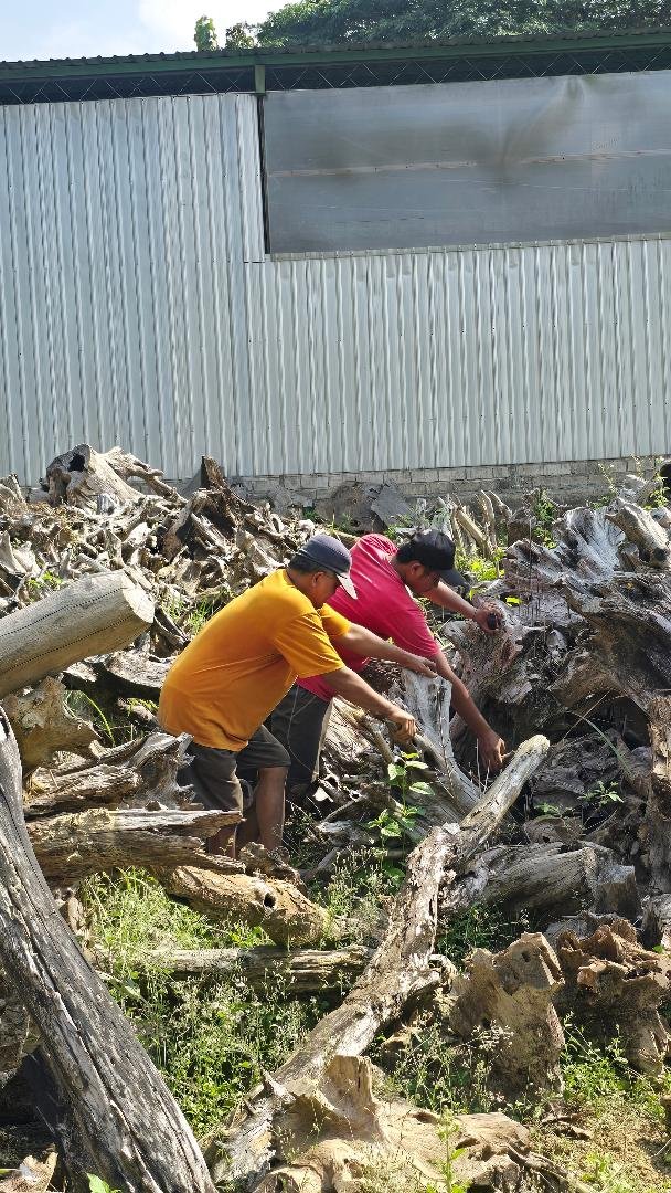 manufacturer-furniture-from-indonesia-mirror-bar-table-craft-wooden-craft-old-wood-special-for-market-california-oman-UEA-UK-japan-europe-rustic-erosion-wood-vintage-collections-fyp-kayu-jati